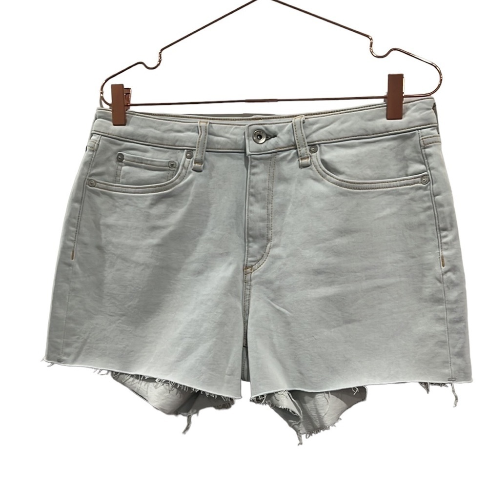 Rag & Bone loopback denim. Low rise light denim wash jean shorts. Size 29